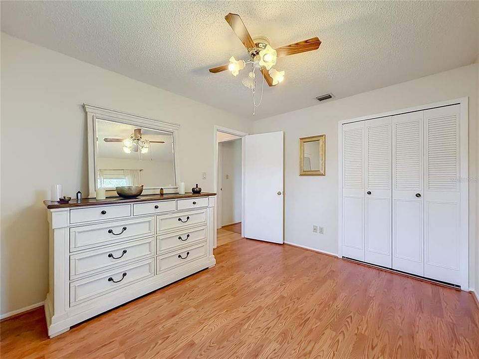 For Sale: $435,000 (3 beds, 2 baths, 1716 Square Feet)