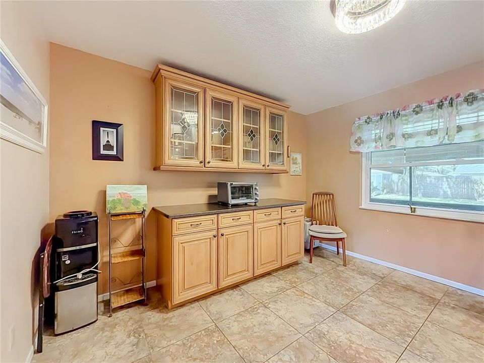 For Sale: $435,000 (3 beds, 2 baths, 1716 Square Feet)