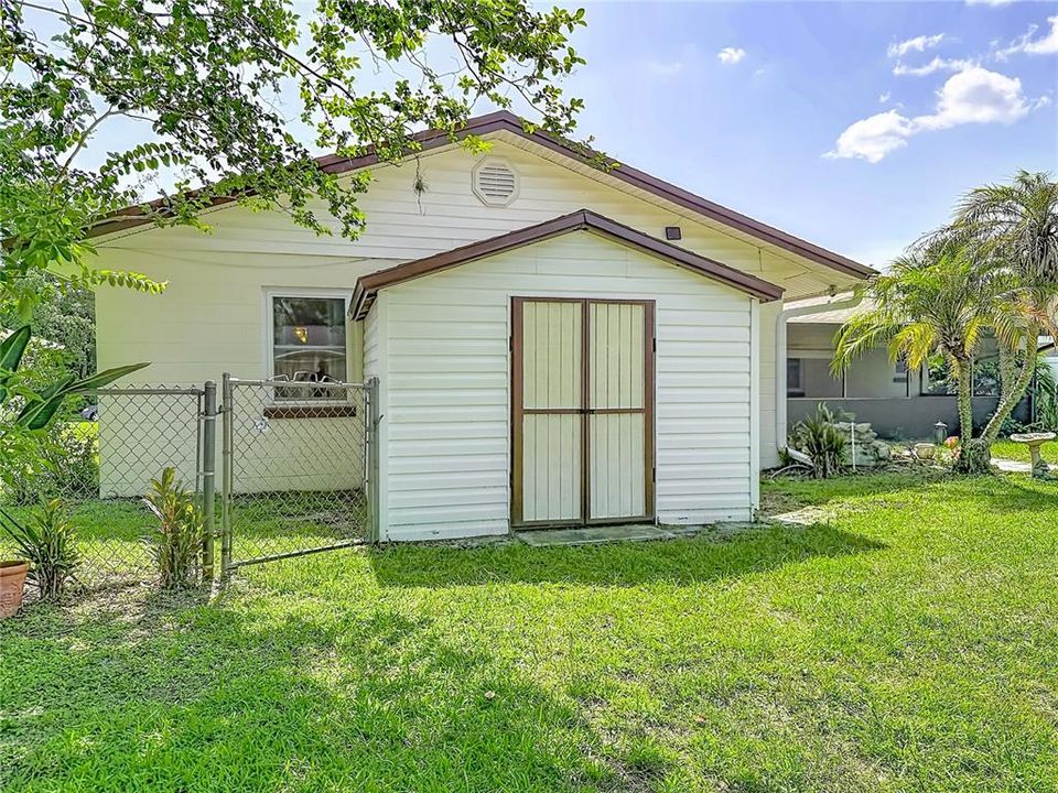 For Sale: $435,000 (3 beds, 2 baths, 1716 Square Feet)