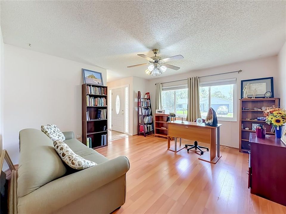 For Sale: $435,000 (3 beds, 2 baths, 1716 Square Feet)