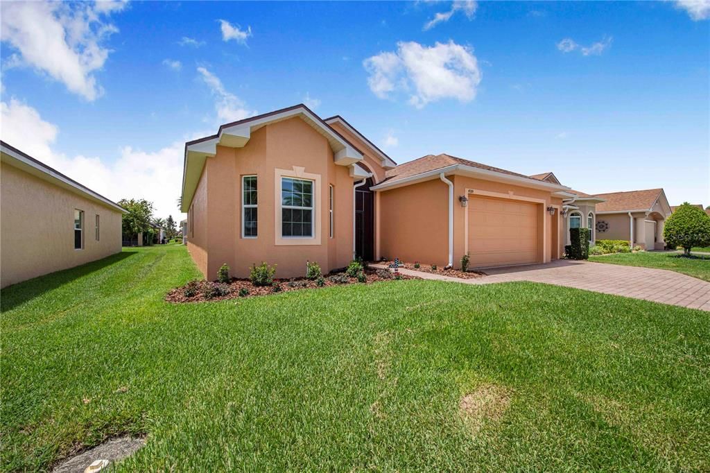 For Sale: $395,000 (3 beds, 2 baths, 2074 Square Feet)