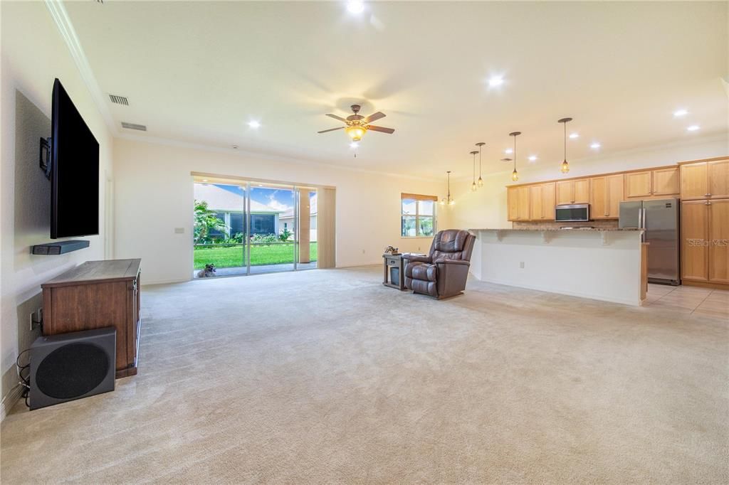 For Sale: $395,000 (3 beds, 2 baths, 2074 Square Feet)