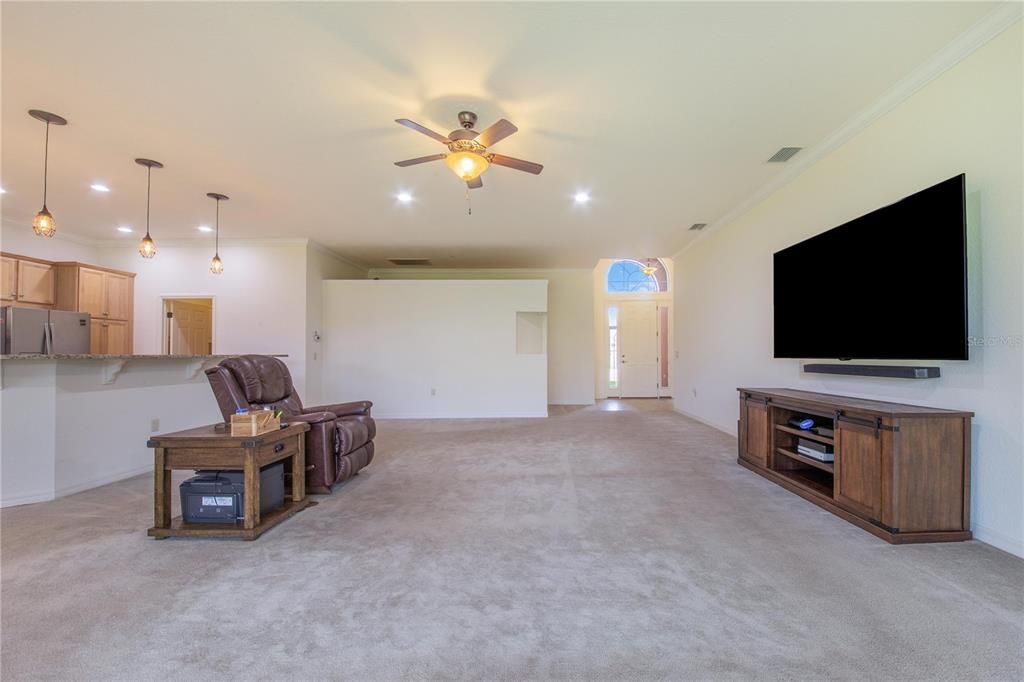 For Sale: $395,000 (3 beds, 2 baths, 2074 Square Feet)