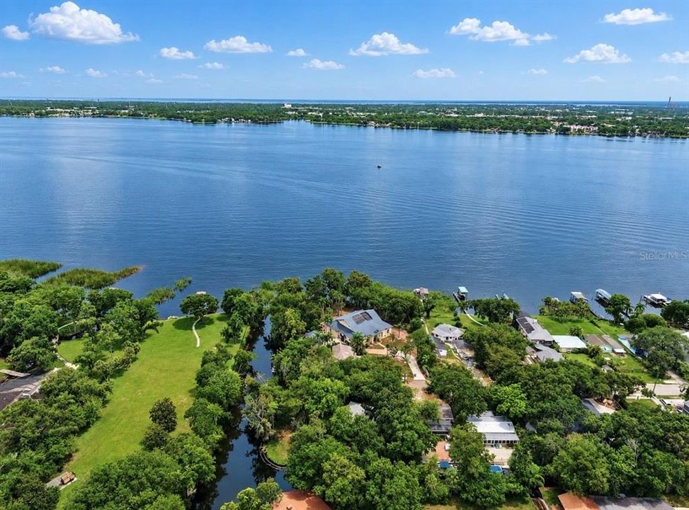 На продажу: $449,000 (2 спален, 1 ванн, 864 Квадратных фут)
