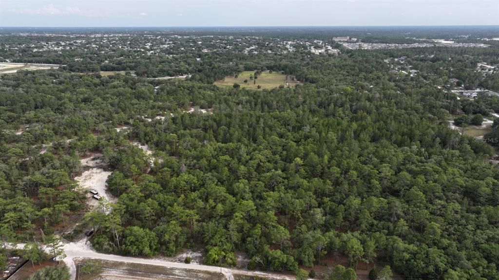 На продажу: $1,870,000 (40.41 acres)