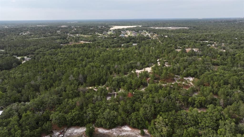 На продажу: $1,870,000 (40.41 acres)