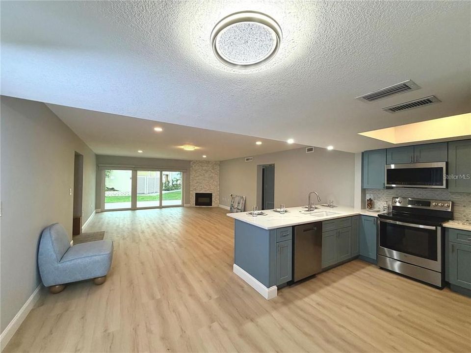 В аренду: $2,950 (2 спален, 2 ванн, 1315 Квадратных фут)
