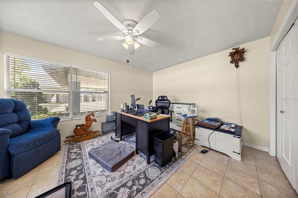 En Venta: $349,000 (4 camas, 3 baños, 2050 Pies cuadrados)
