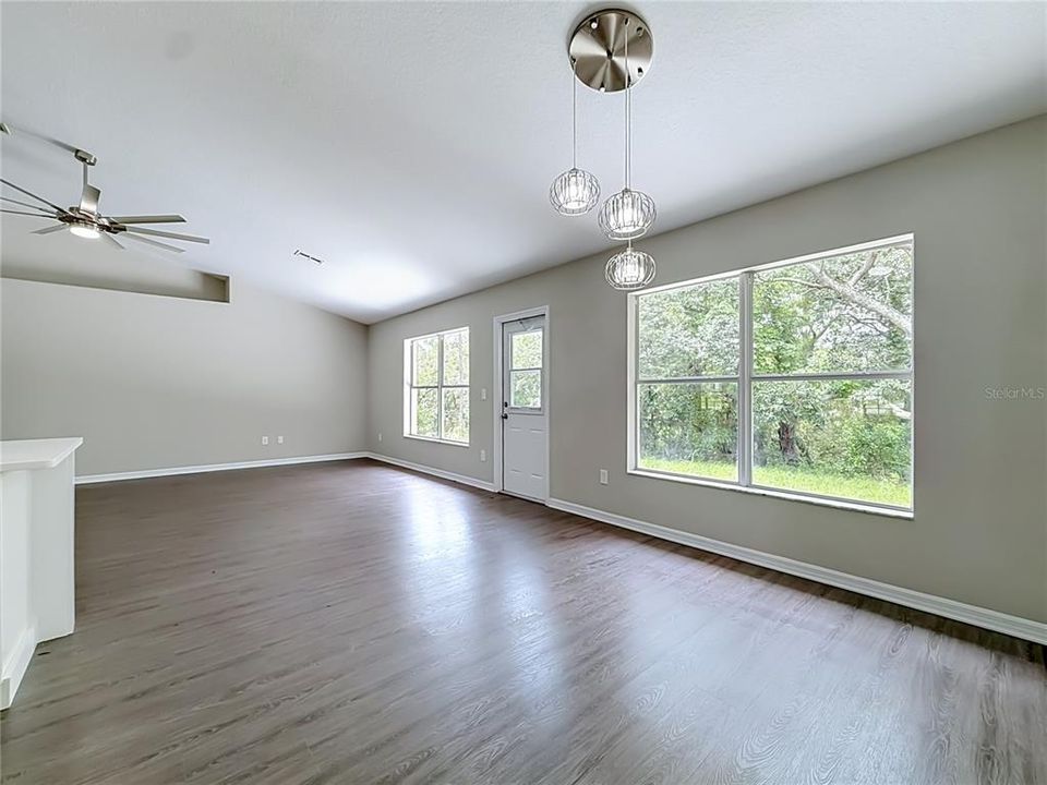 For Sale: $299,000 (4 beds, 2 baths, 2528 Square Feet)