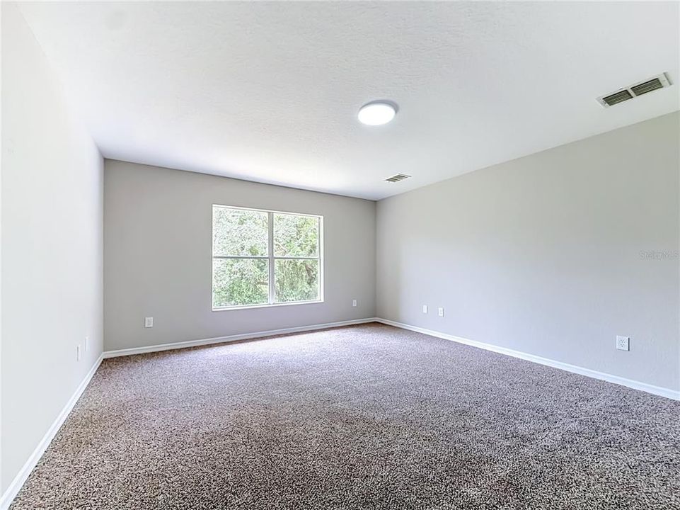 For Sale: $299,000 (4 beds, 2 baths, 2528 Square Feet)
