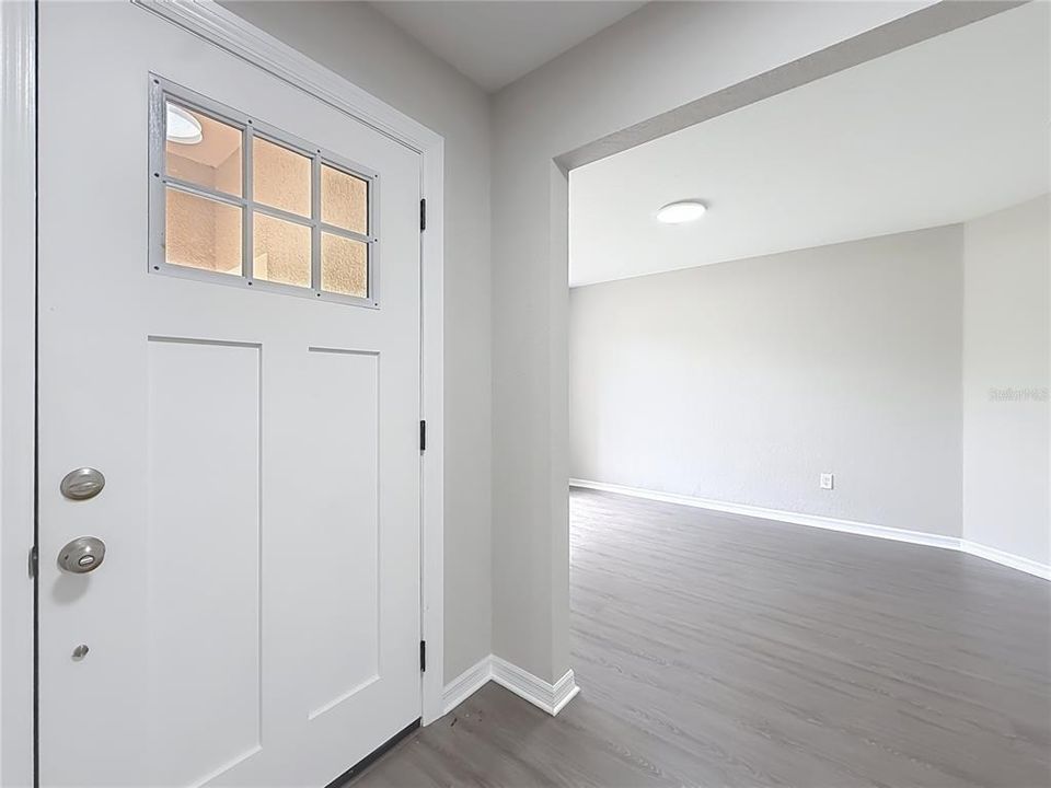 For Sale: $299,000 (4 beds, 2 baths, 2528 Square Feet)
