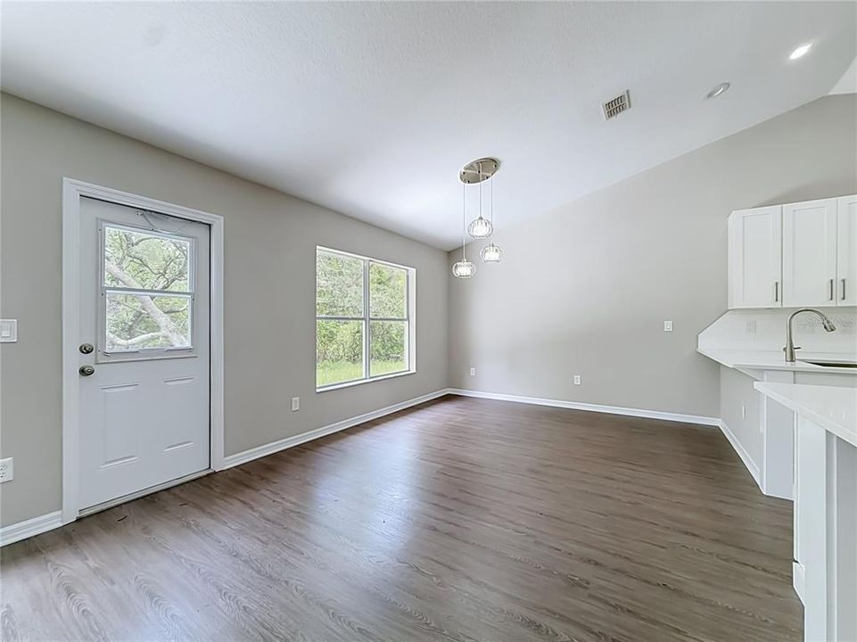 For Sale: $299,000 (4 beds, 2 baths, 2528 Square Feet)