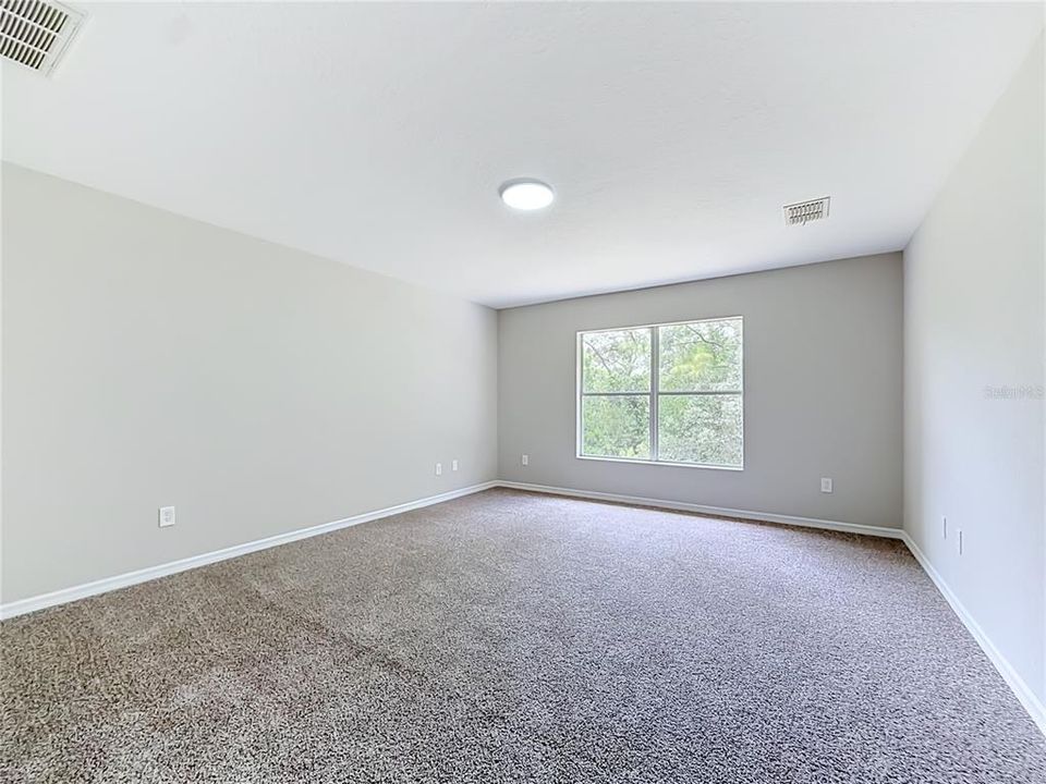 For Sale: $299,000 (4 beds, 2 baths, 2528 Square Feet)