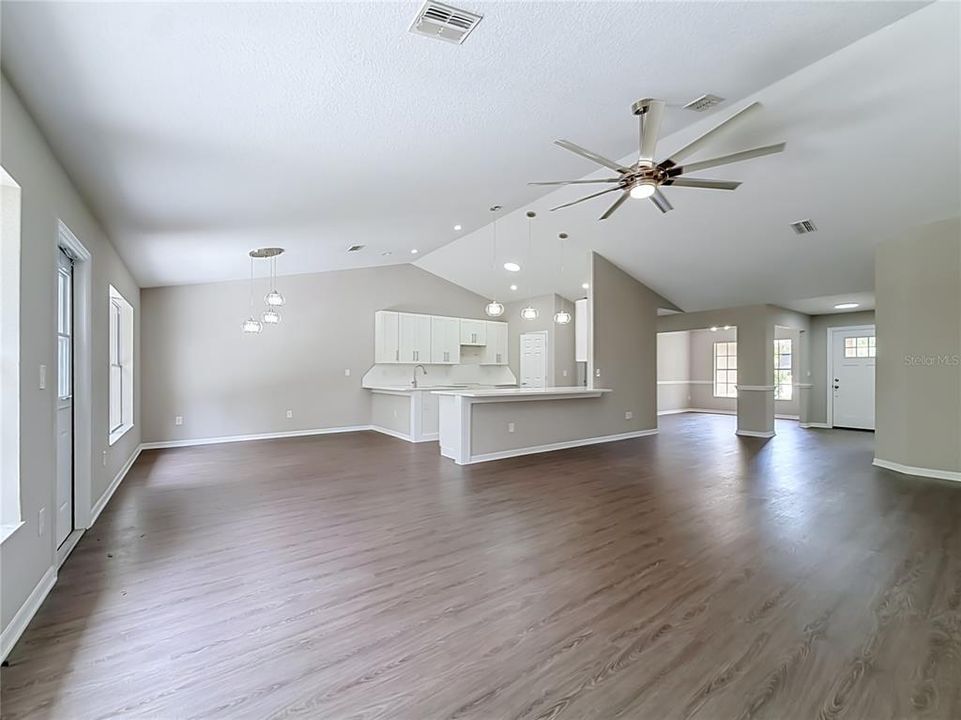 For Sale: $299,000 (4 beds, 2 baths, 2528 Square Feet)
