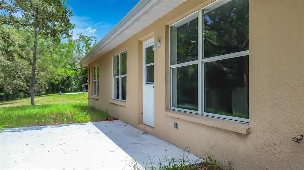 For Sale: $299,000 (4 beds, 2 baths, 2528 Square Feet)