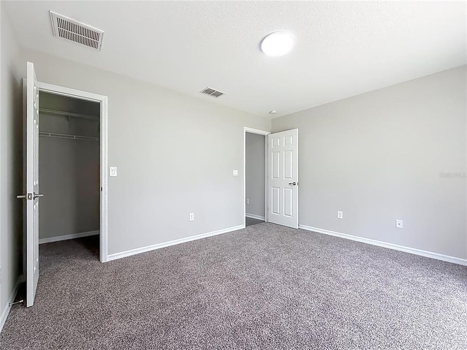 For Sale: $299,000 (4 beds, 2 baths, 2528 Square Feet)