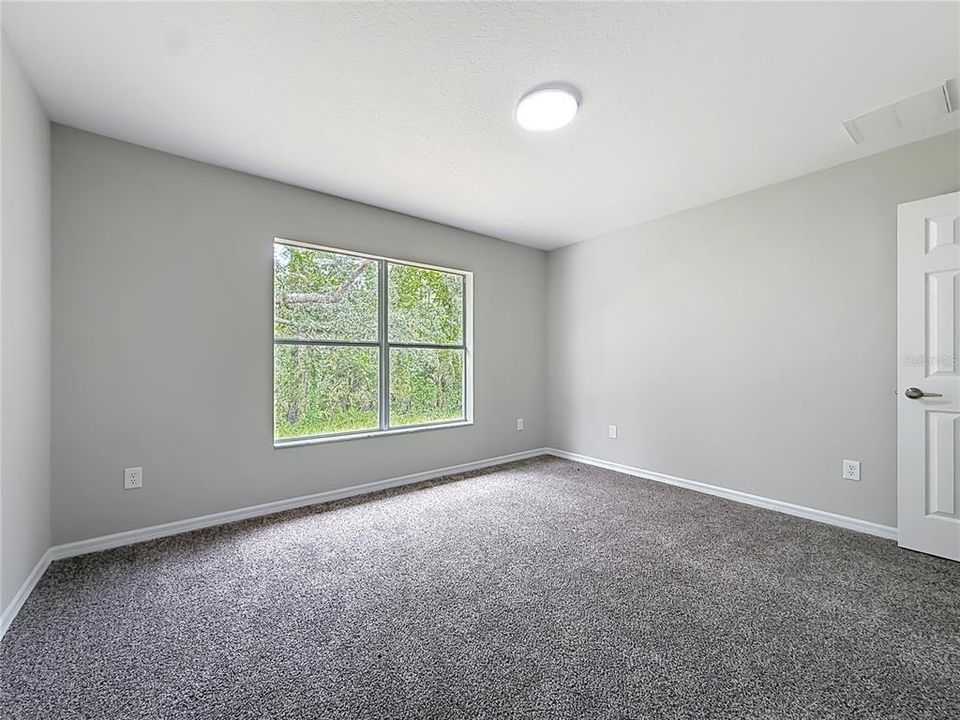 For Sale: $299,000 (4 beds, 2 baths, 2528 Square Feet)
