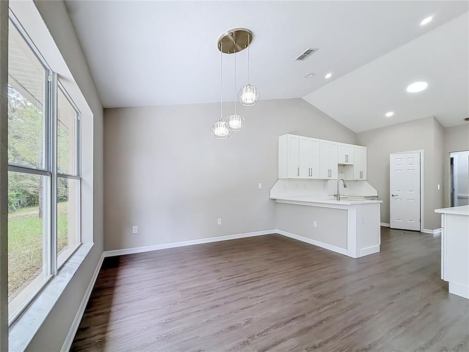 For Sale: $299,000 (4 beds, 2 baths, 2528 Square Feet)