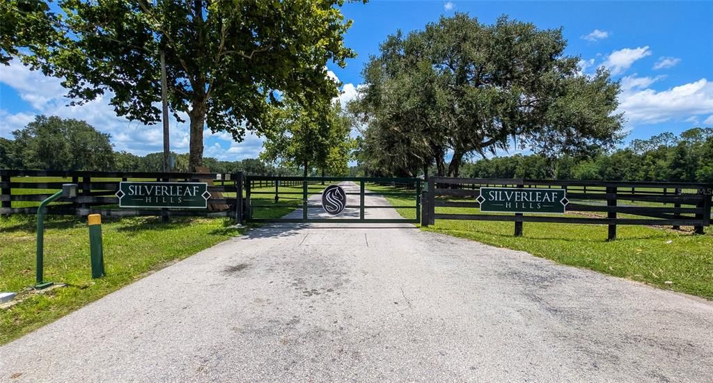 En Venta: $892,500 (16.84 acres)