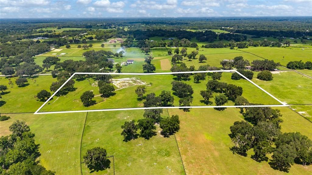 En Venta: $892,500 (16.84 acres)