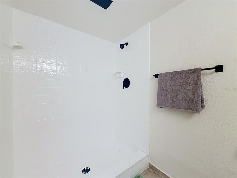 На продажу: $209,900 (2 спален, 2 ванн, 930 Квадратных фут)