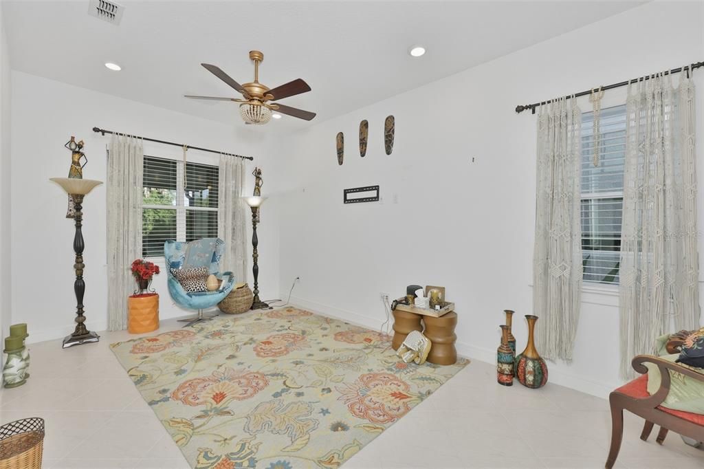 For Sale: $835,000 (5 beds, 5 baths, 4281 Square Feet)