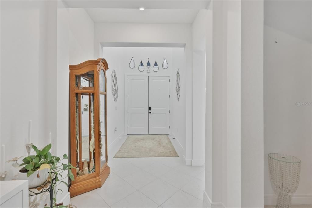 For Sale: $835,000 (5 beds, 5 baths, 4281 Square Feet)