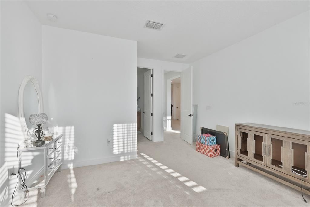 For Sale: $835,000 (5 beds, 5 baths, 4281 Square Feet)