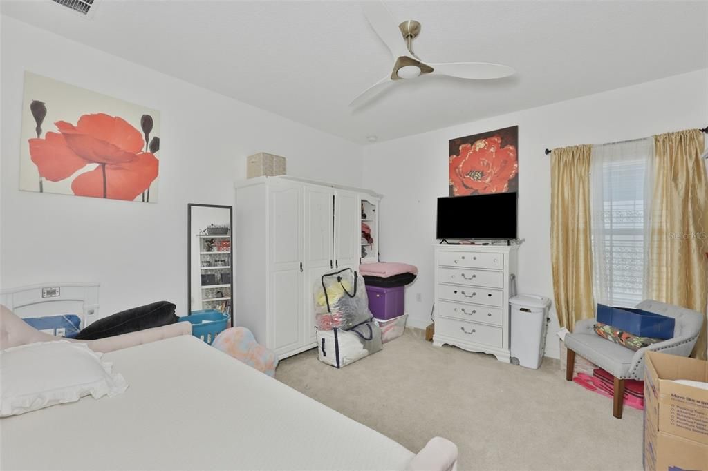 For Sale: $835,000 (5 beds, 5 baths, 4281 Square Feet)