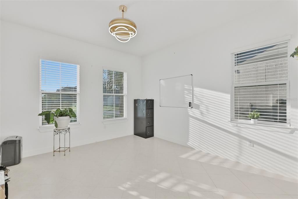 For Sale: $835,000 (5 beds, 5 baths, 4281 Square Feet)