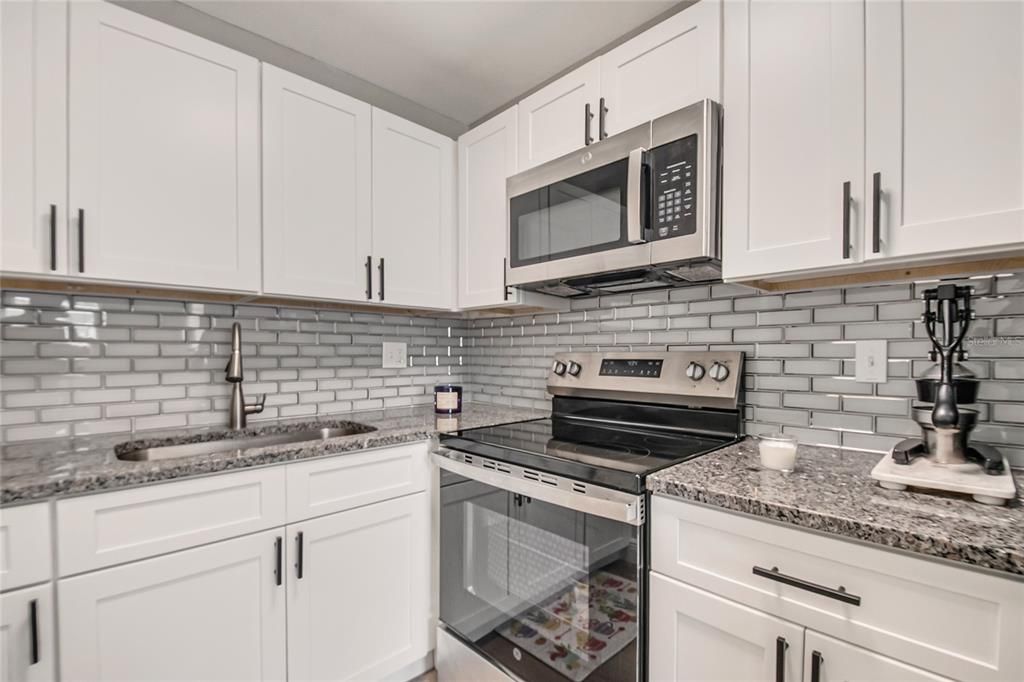 В аренду: $1,800 (3 спален, 1 ванн, 858 Квадратных фут)