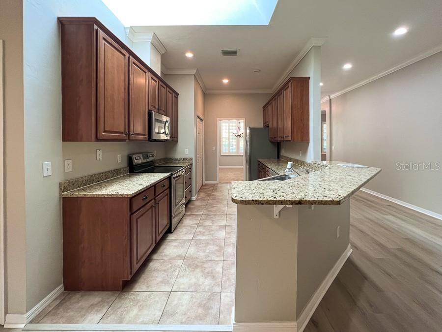 For Rent: $2,825 (4 beds, 3 baths, 2351 Square Feet)