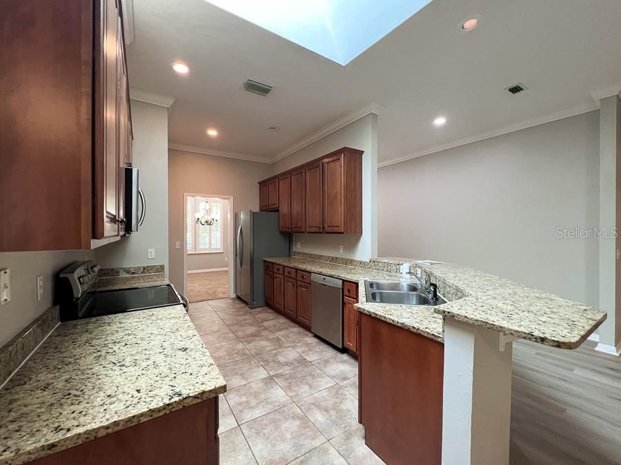 For Rent: $2,825 (4 beds, 3 baths, 2351 Square Feet)