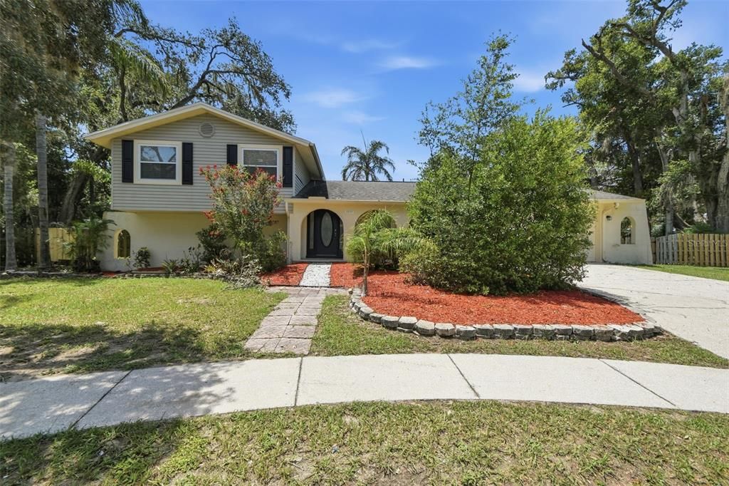 En Venta: $494,999 (4 camas, 3 baños, 1735 Pies cuadrados)