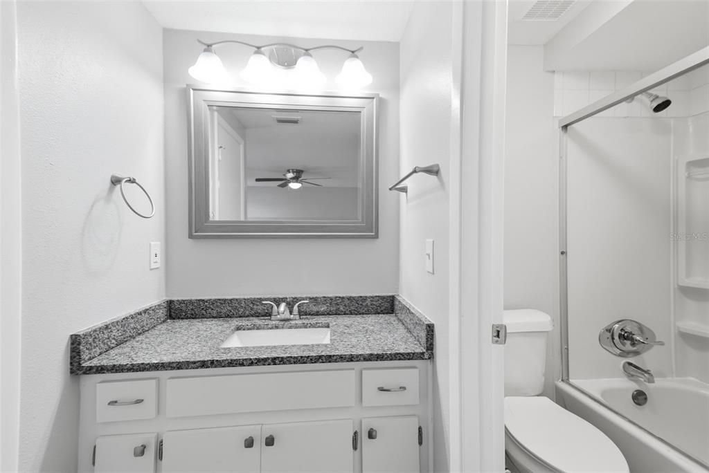 En Venta: $494,999 (4 camas, 3 baños, 1735 Pies cuadrados)