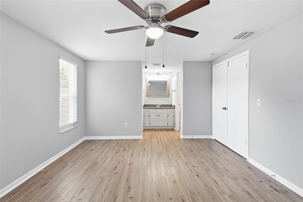 En Venta: $494,999 (4 camas, 3 baños, 1735 Pies cuadrados)