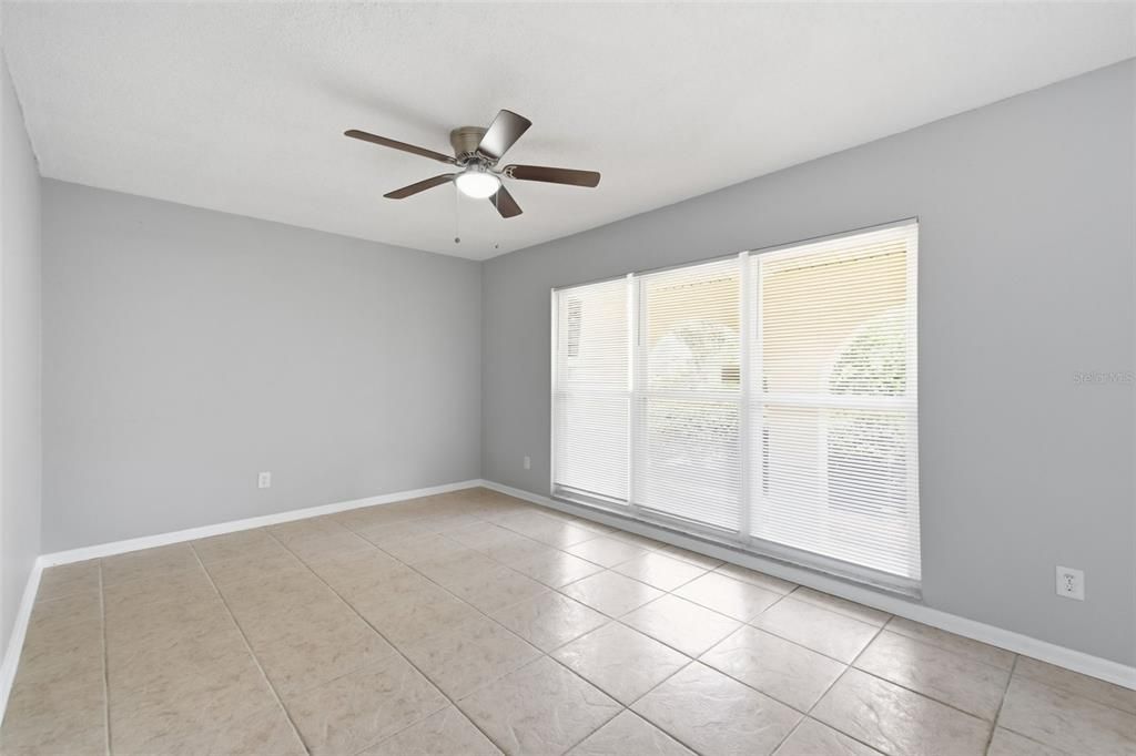 En Venta: $494,999 (4 camas, 3 baños, 1735 Pies cuadrados)