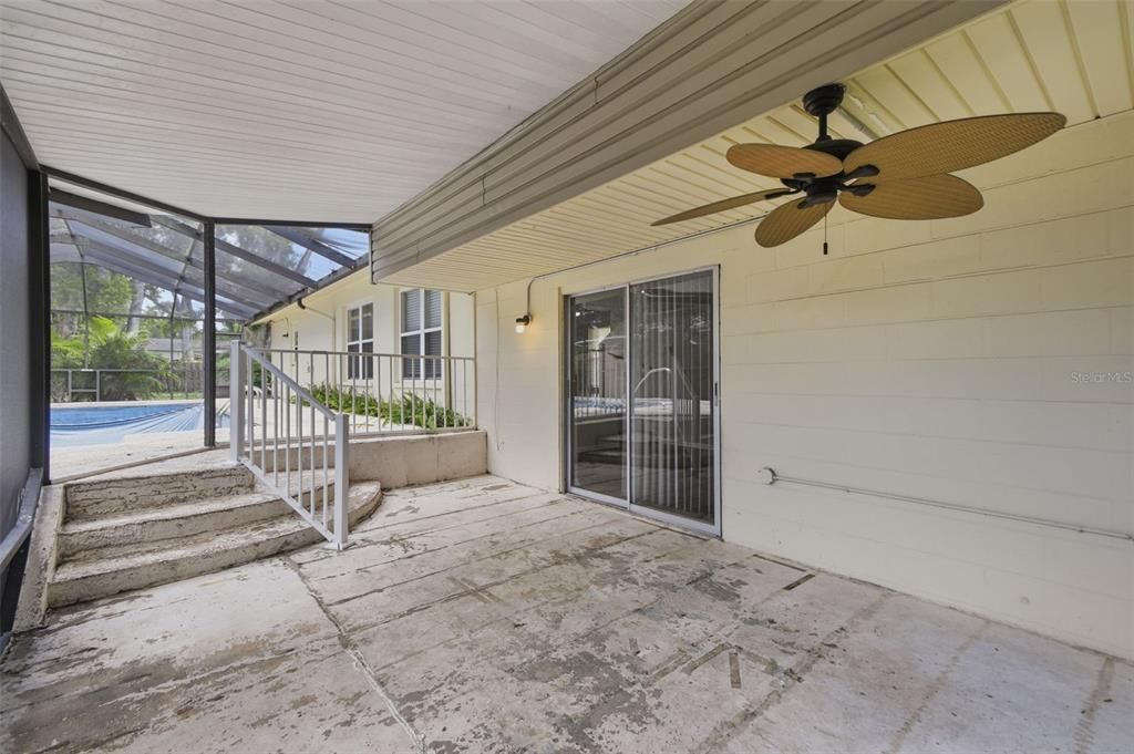 En Venta: $494,999 (4 camas, 3 baños, 1735 Pies cuadrados)