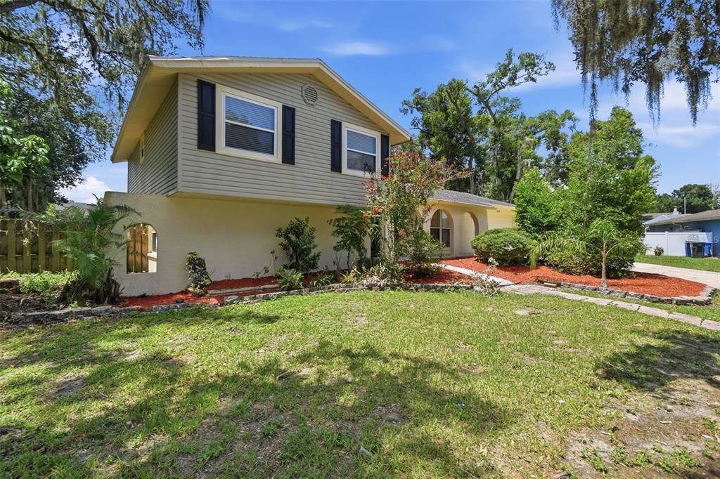 En Venta: $494,999 (4 camas, 3 baños, 1735 Pies cuadrados)