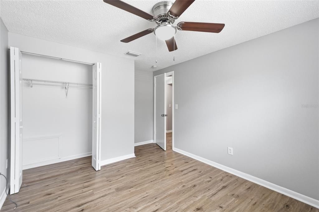 En Venta: $494,999 (4 camas, 3 baños, 1735 Pies cuadrados)