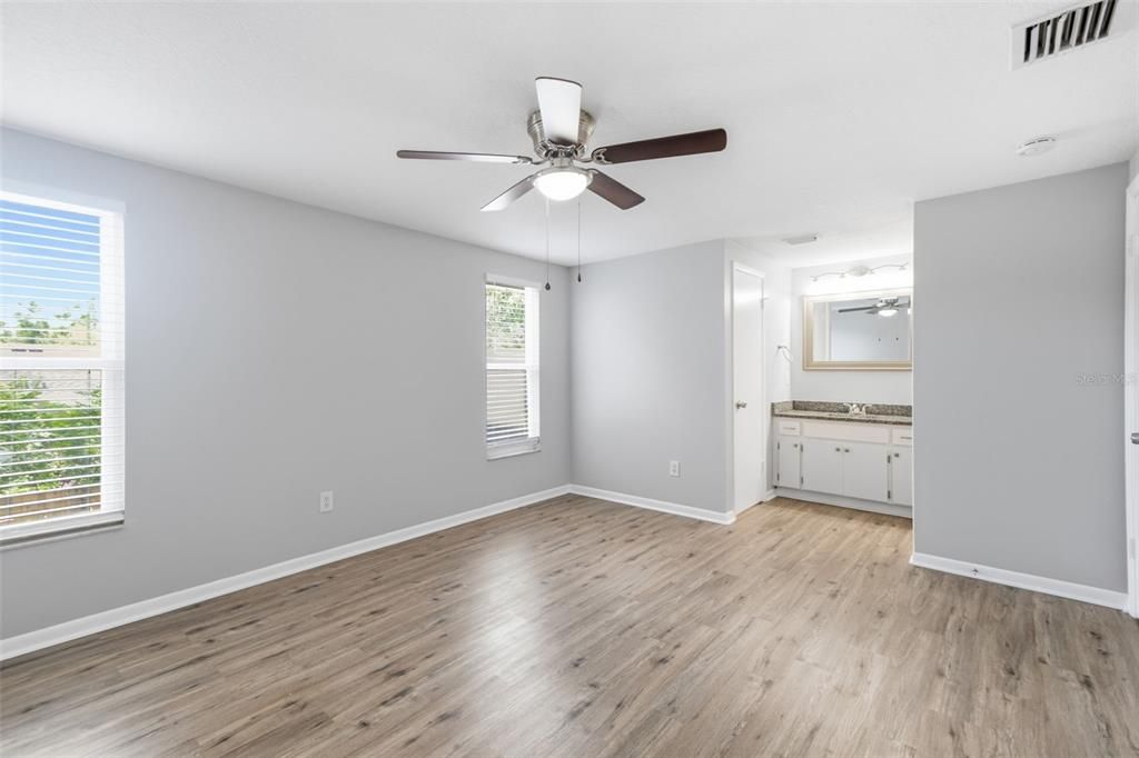 En Venta: $494,999 (4 camas, 3 baños, 1735 Pies cuadrados)