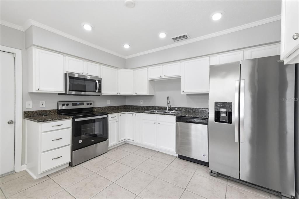 En Venta: $494,999 (4 camas, 3 baños, 1735 Pies cuadrados)