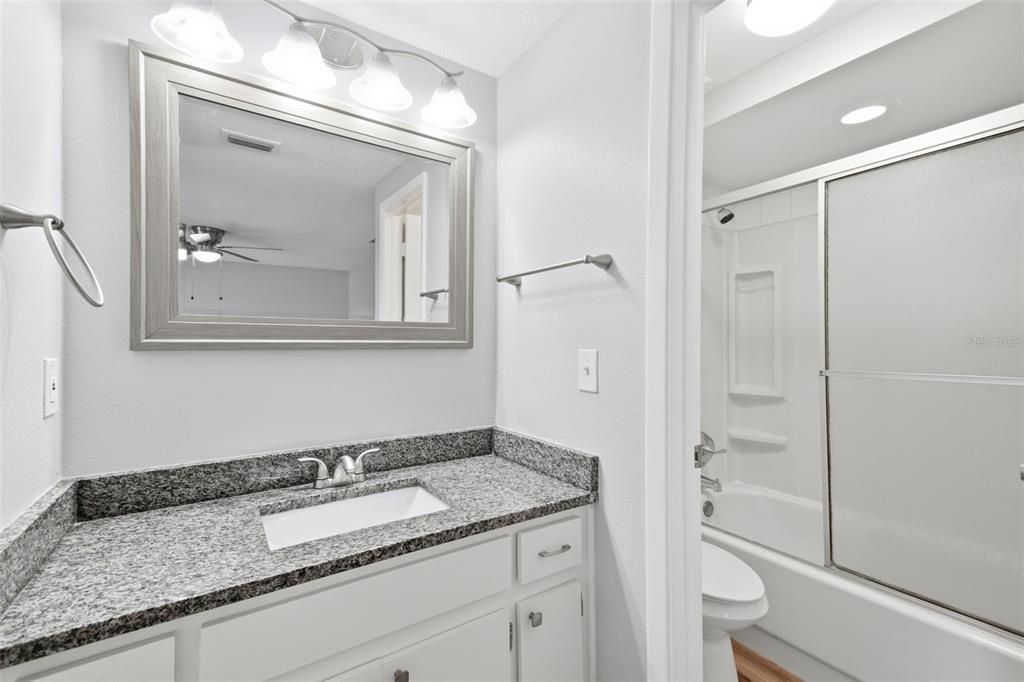 En Venta: $494,999 (4 camas, 3 baños, 1735 Pies cuadrados)