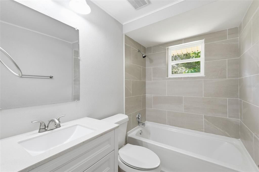 En Venta: $494,999 (4 camas, 3 baños, 1735 Pies cuadrados)