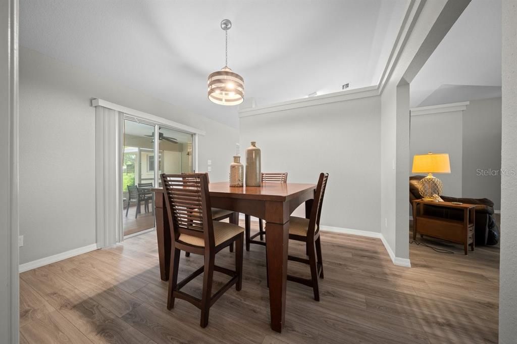 En Venta: $470,000 (3 camas, 2 baños, 1934 Pies cuadrados)