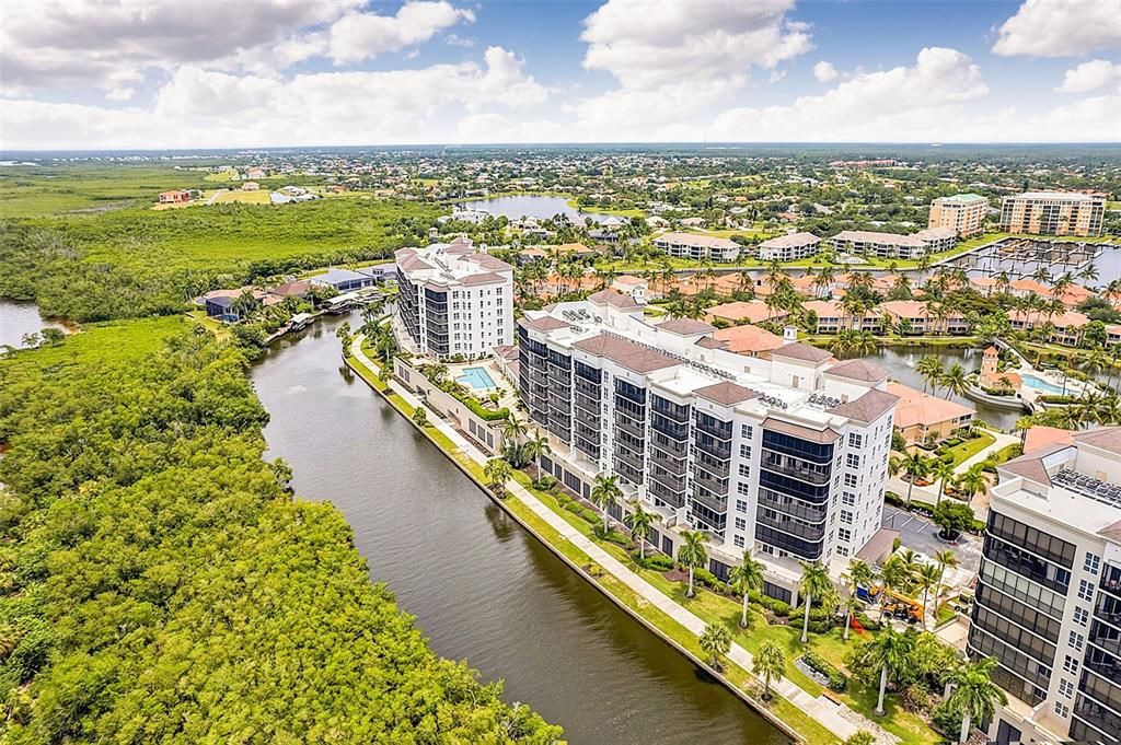 En Venta: $419,900 (3 camas, 2 baños, 1986 Pies cuadrados)