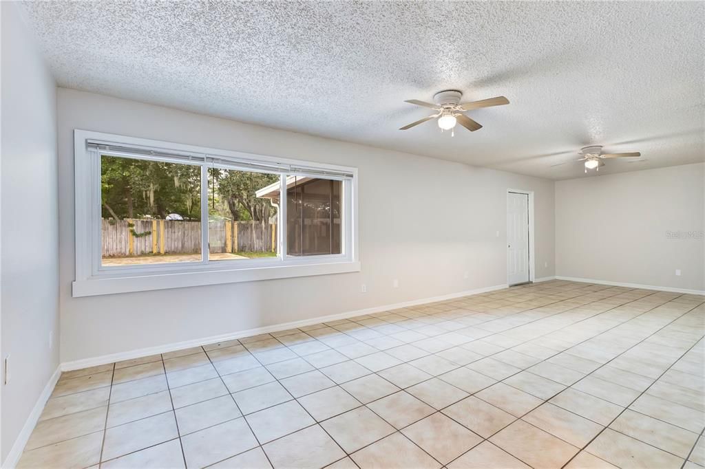 En Venta: $349,900 (3 camas, 2 baños, 1597 Pies cuadrados)