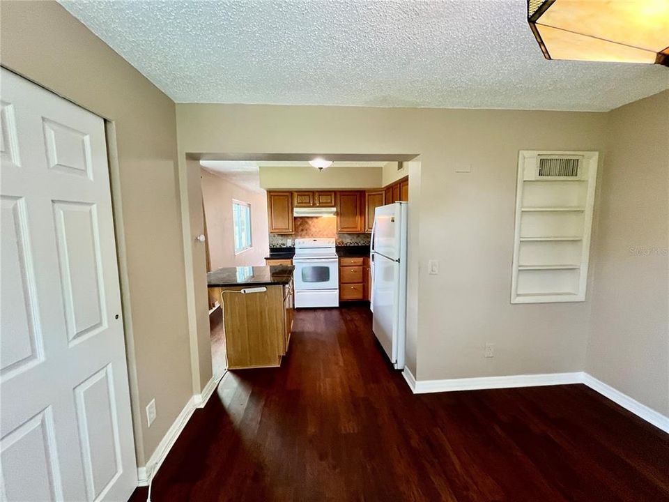 En Venta: $220,000 (2 camas, 2 baños, 1100 Pies cuadrados)