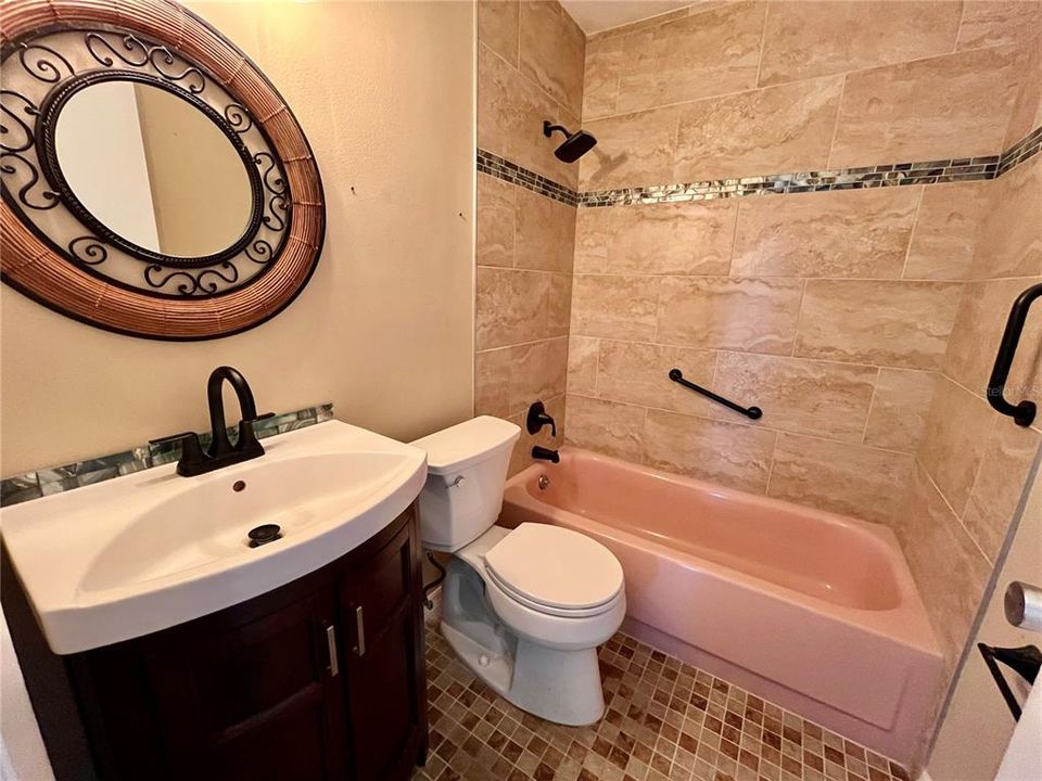En Venta: $220,000 (2 camas, 2 baños, 1100 Pies cuadrados)