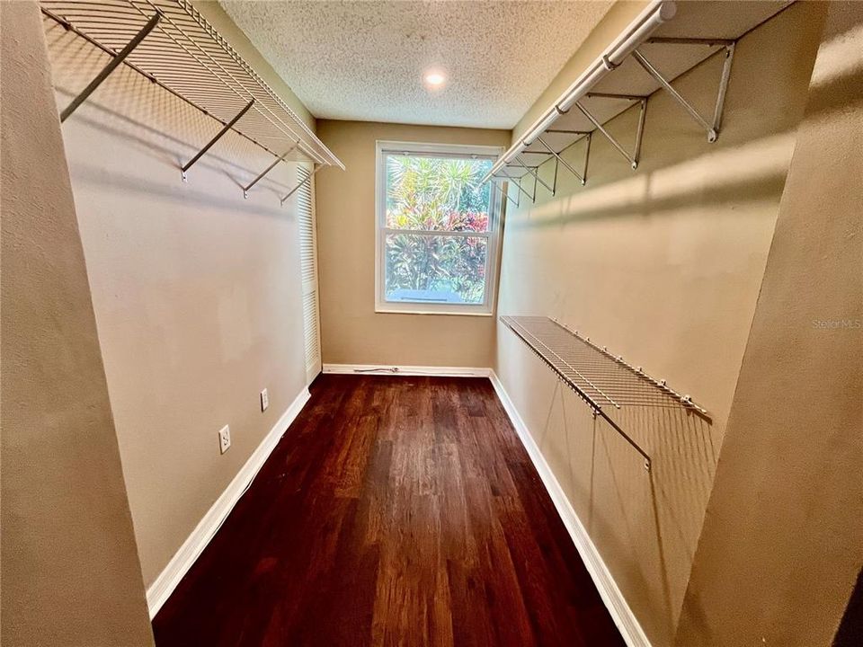 En Venta: $220,000 (2 camas, 2 baños, 1100 Pies cuadrados)